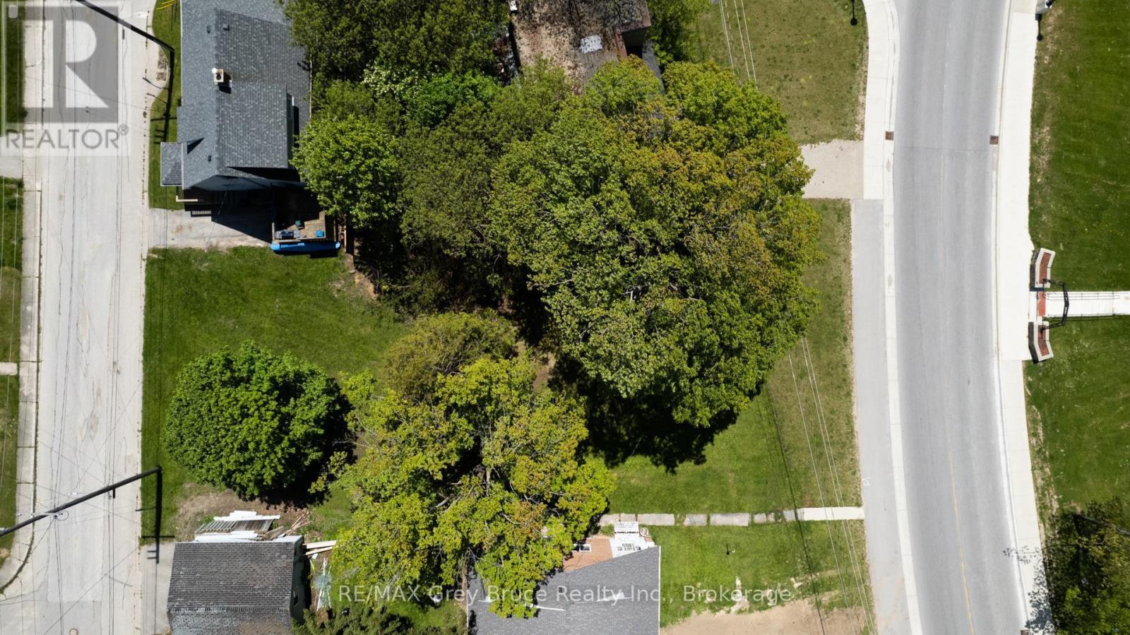 37 1ST AVENUE N