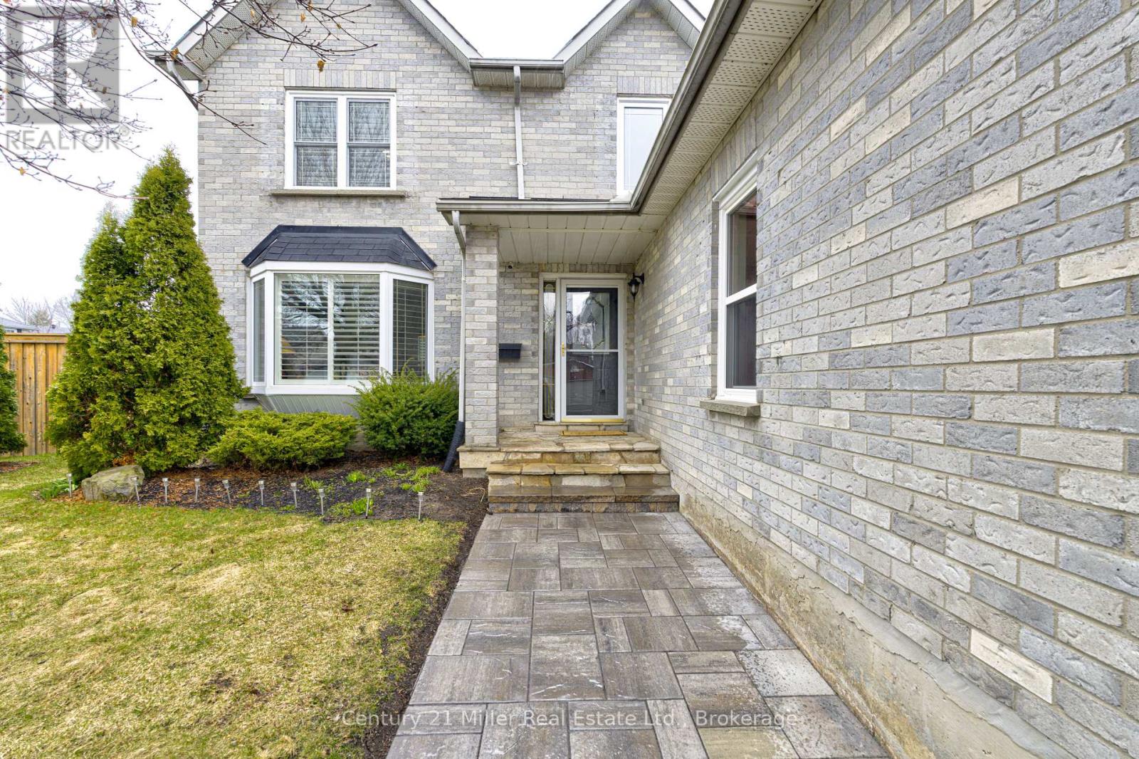 3263 MEAD CRESCENT