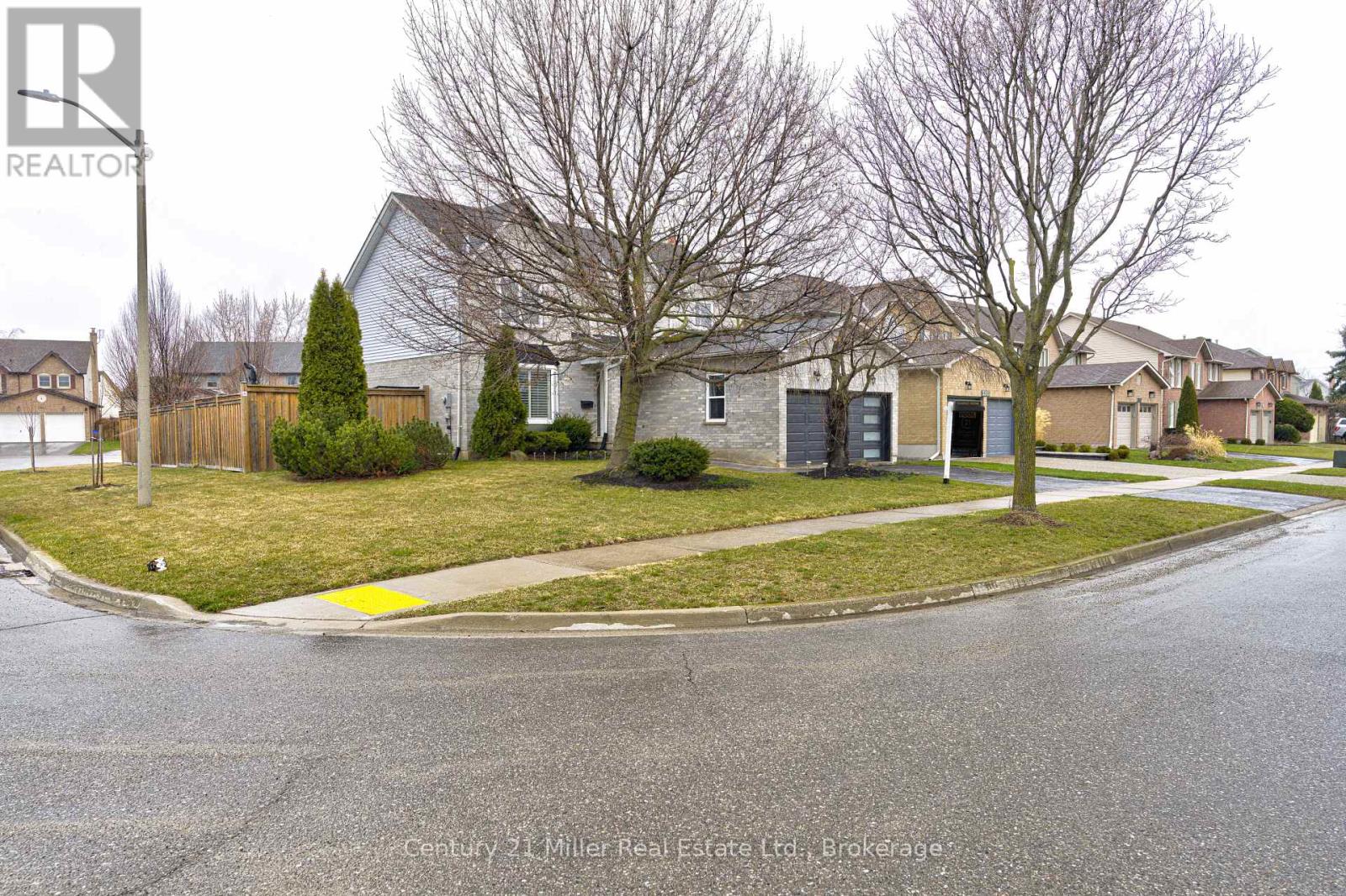 3263 MEAD CRESCENT