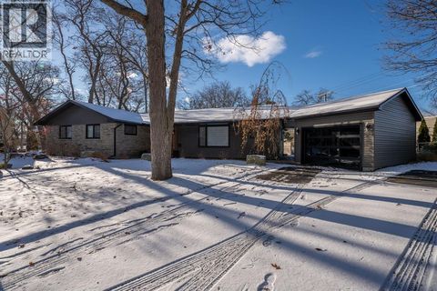 1011 EDGEWATER COURT Sarnia ON N7V3A8