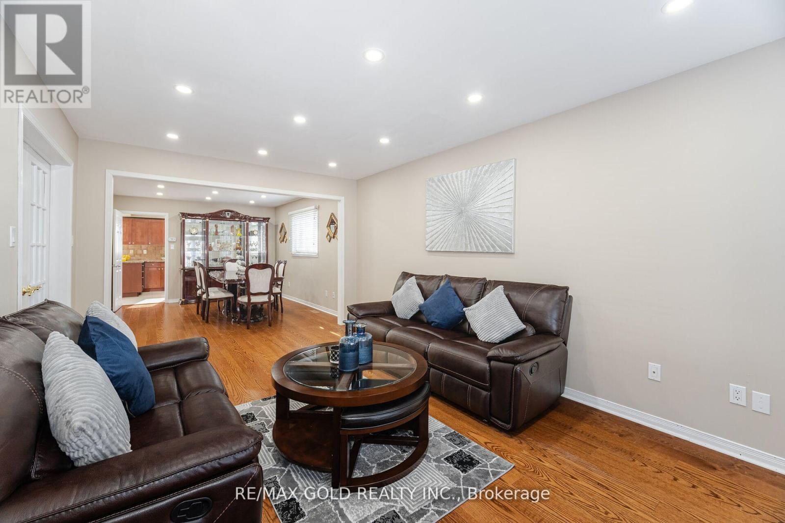 26 MOSSBANK DRIVE