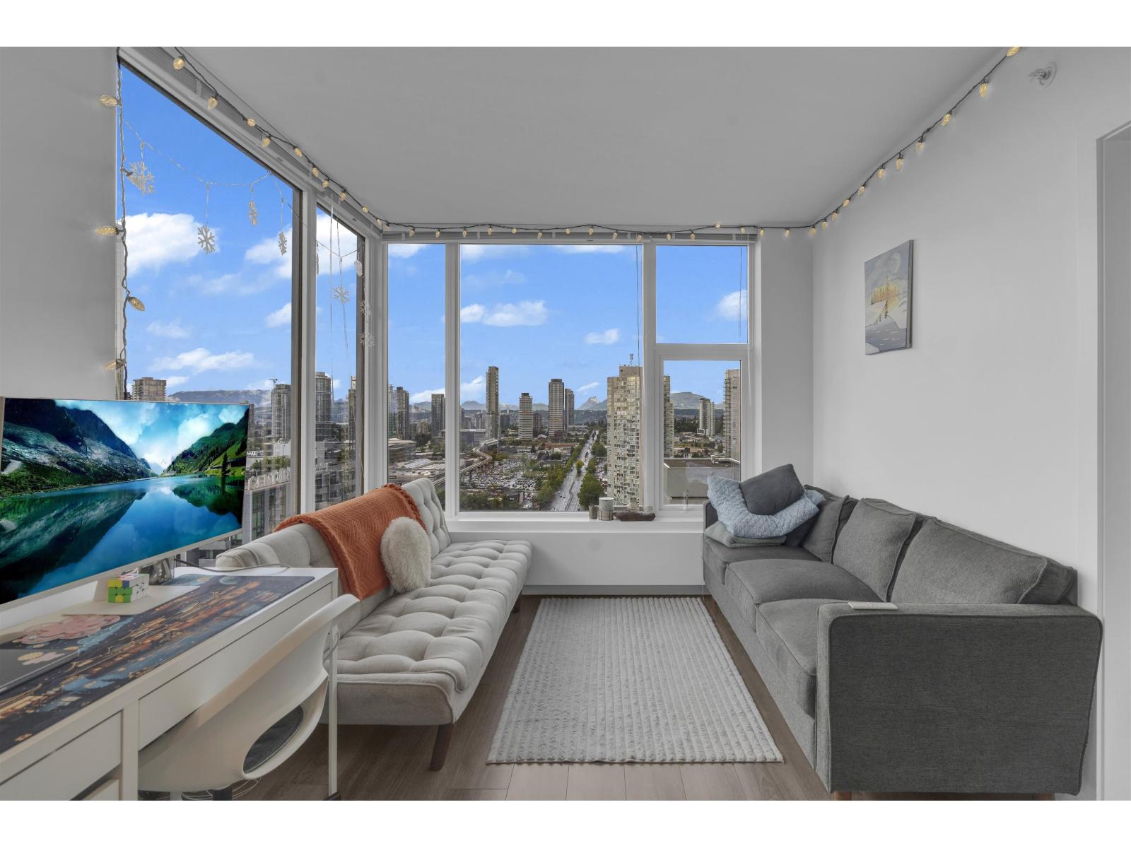 2704 13615 FRASER HIGHWAY