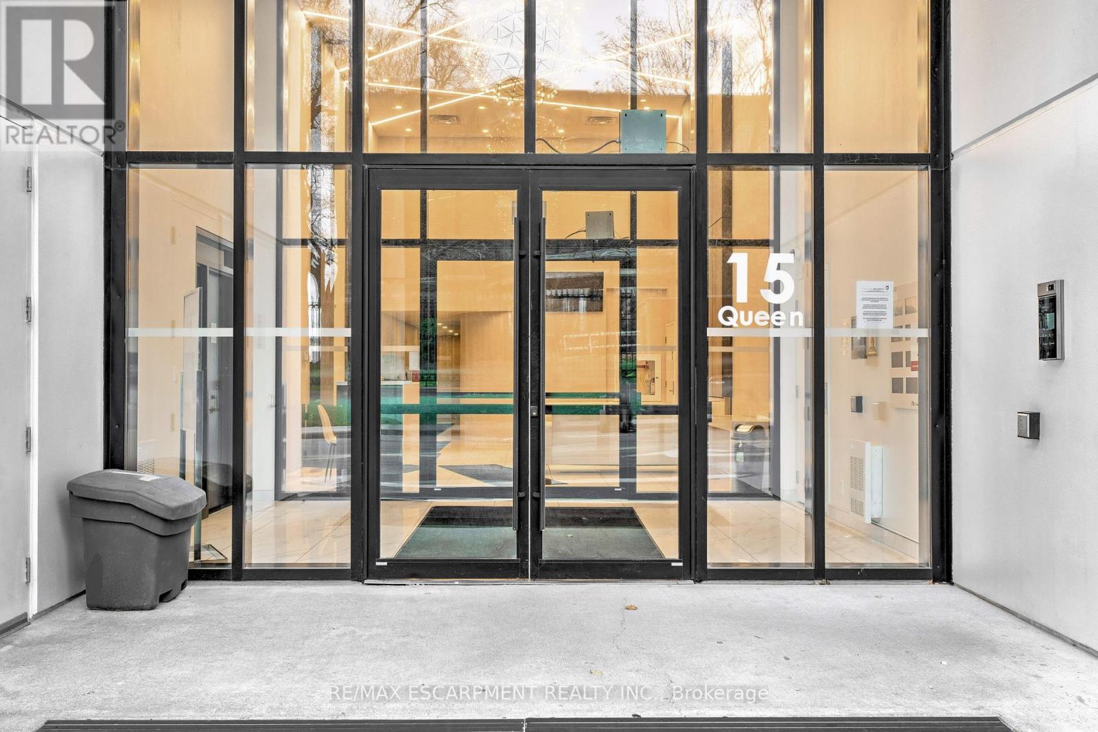 2308 - 15 QUEEN STREET