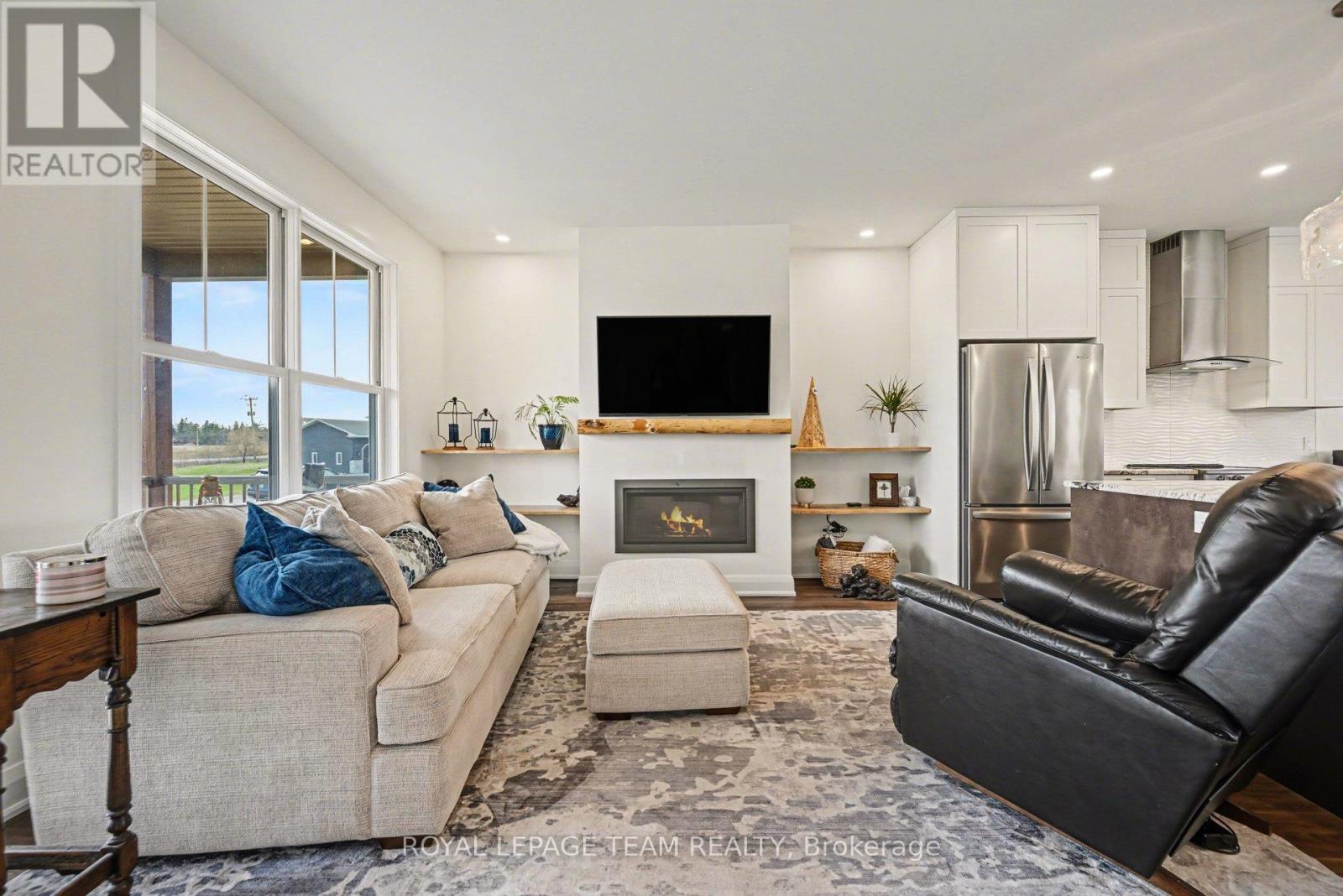 121 GRASSHOPPER LANE