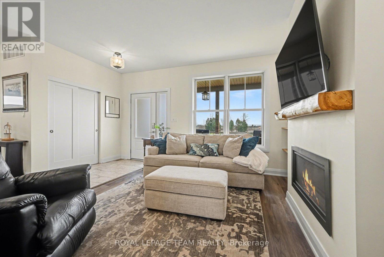 121 GRASSHOPPER LANE