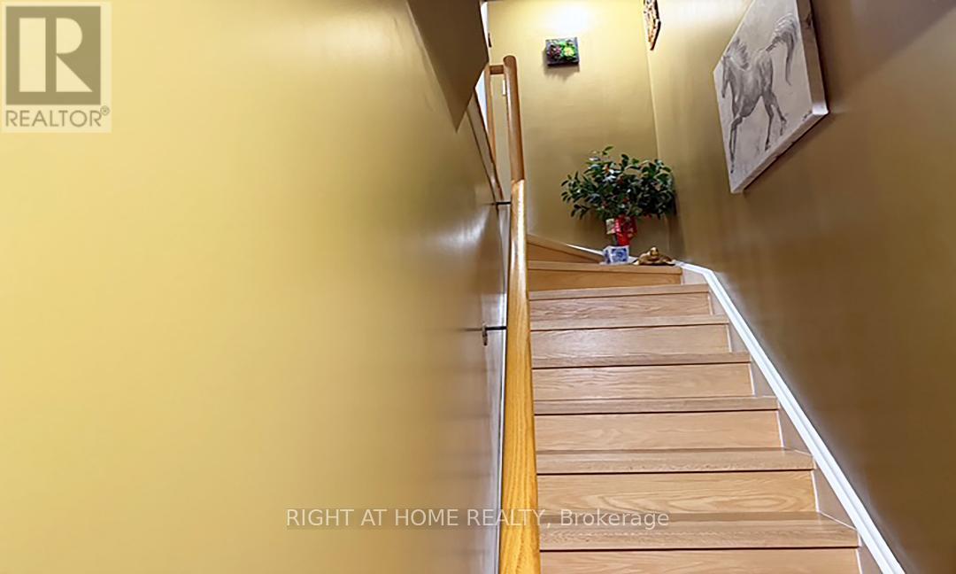 212 - 870 JANE STREET