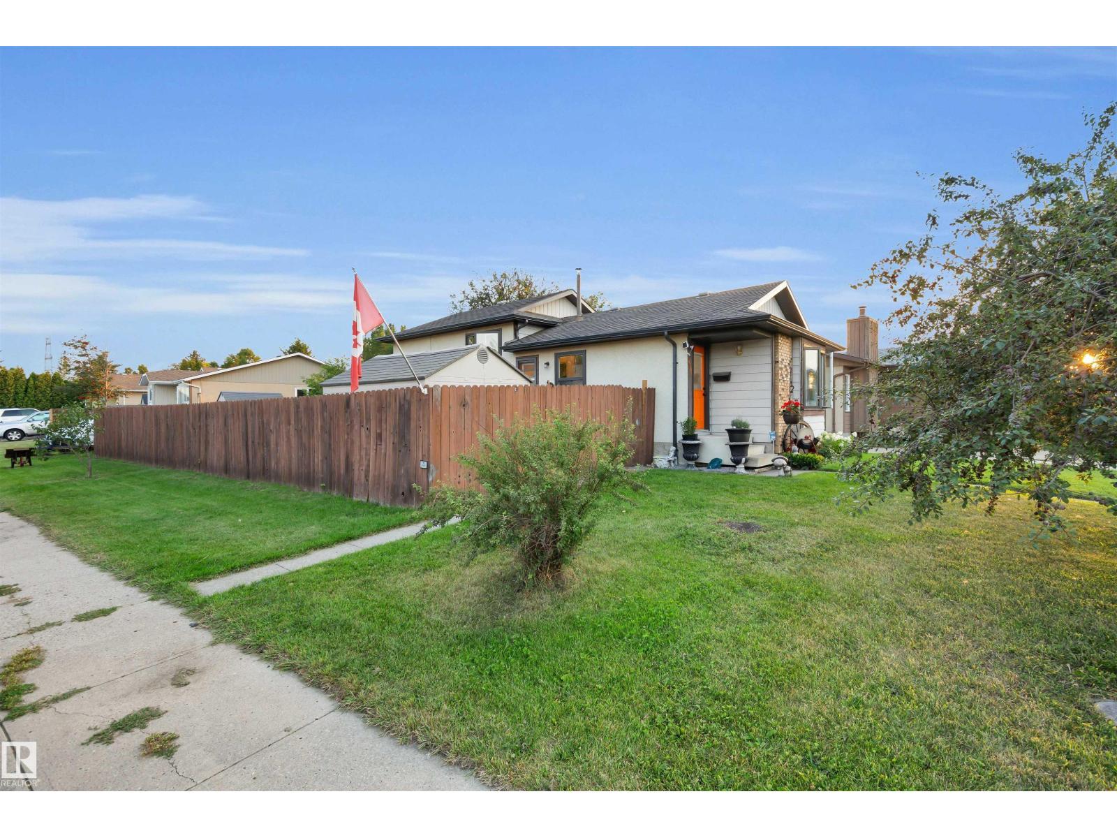 6303 11 AV NW