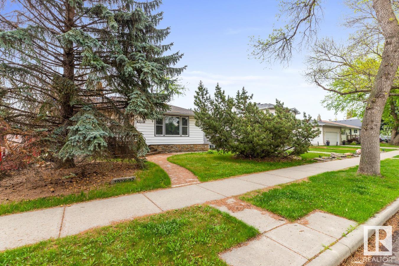7924 92 AV NW