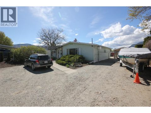 402 CONKLIN Avenue Penticton BC V2A2T4