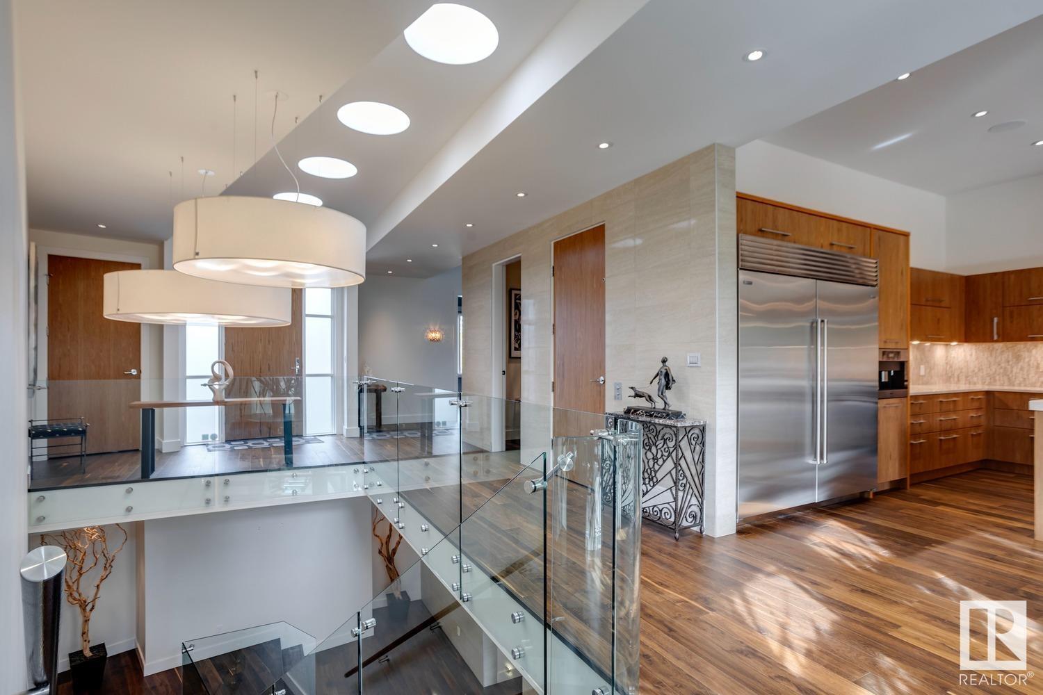 243 WINDERMERE DR NW