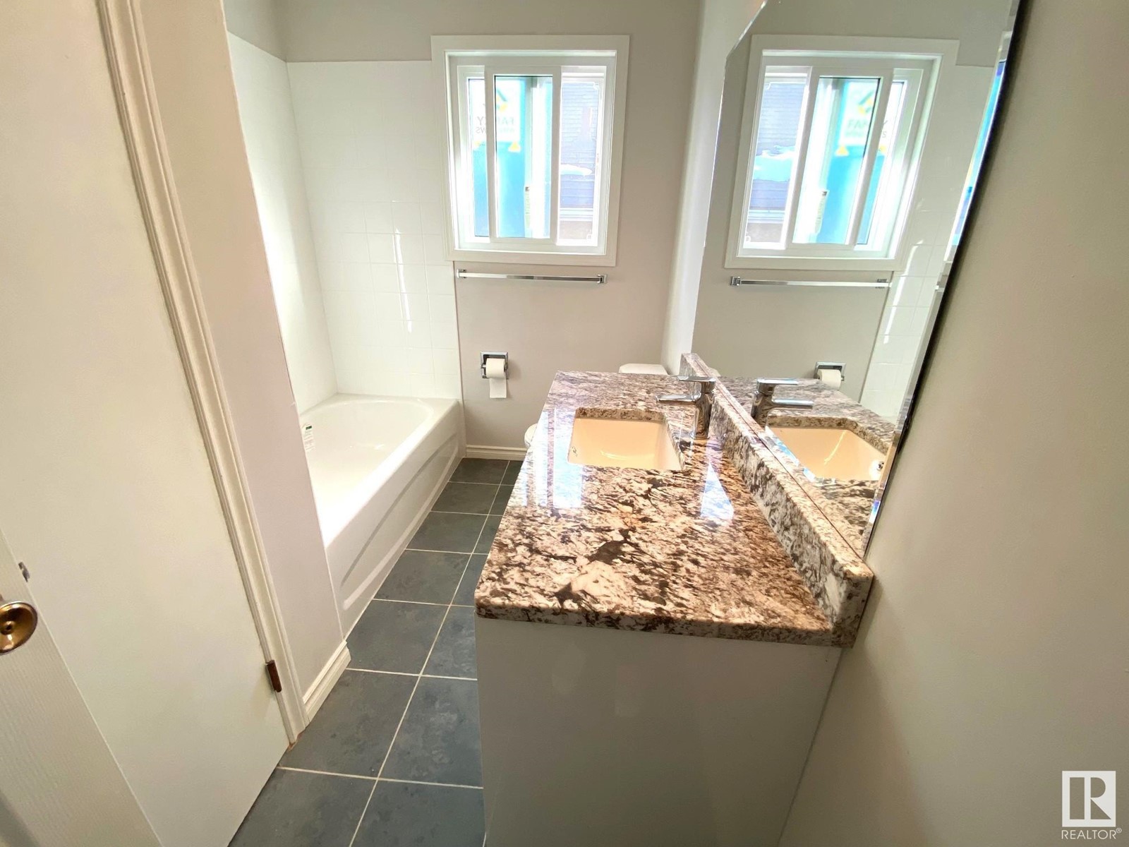 12023 93 ST NW
