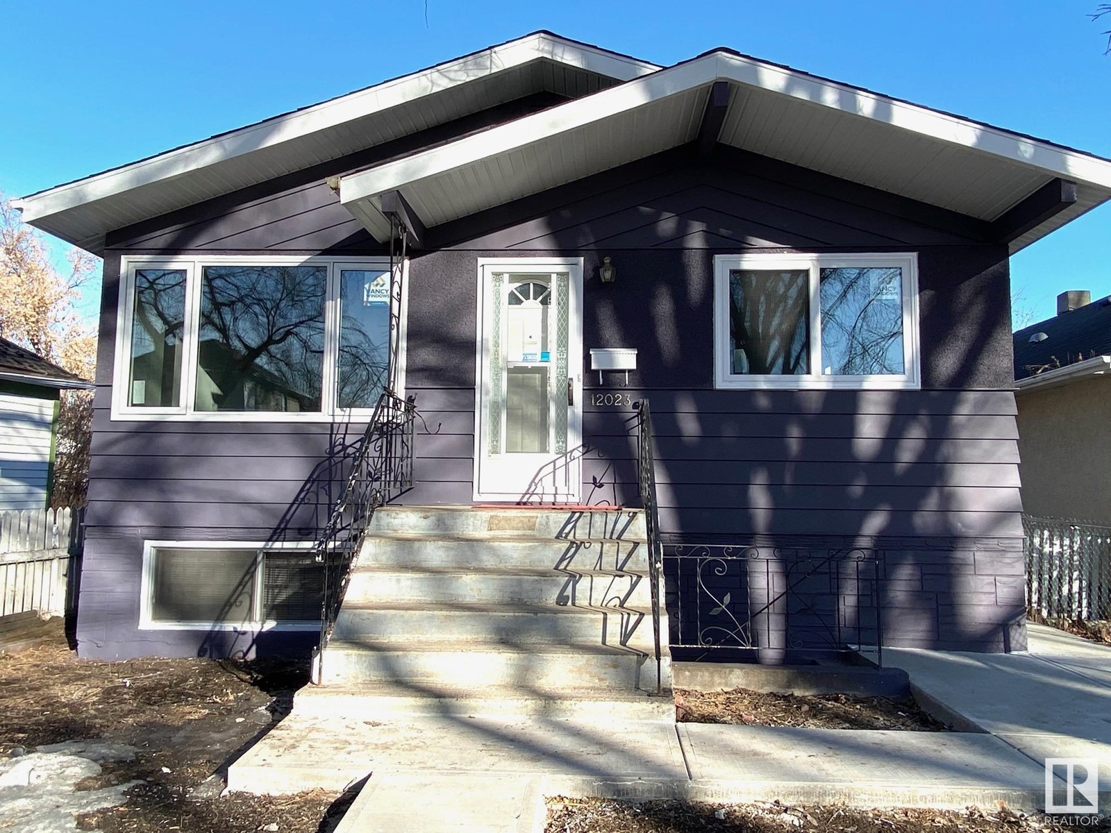 12023 93 ST NW