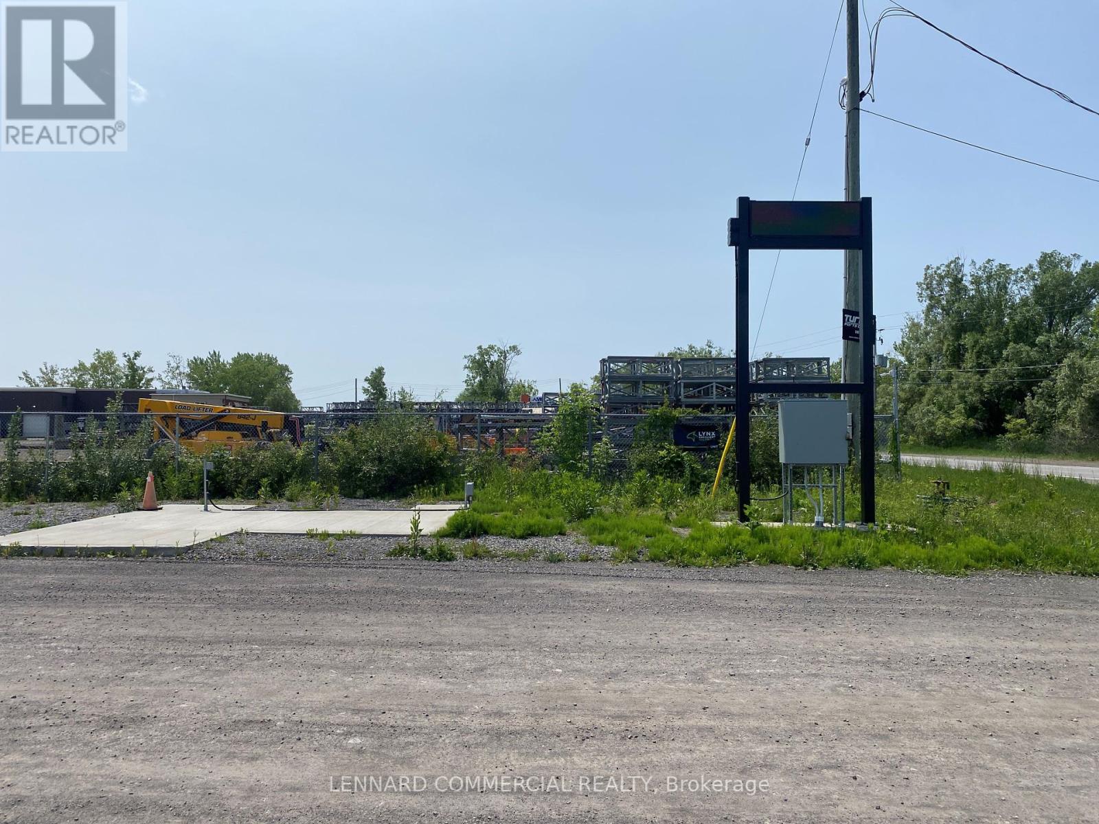 3300 RIDEAU ROAD
