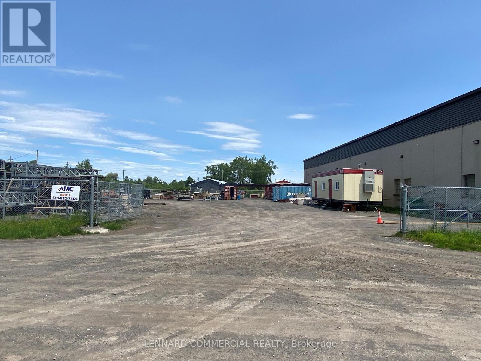 3300 RIDEAU ROAD