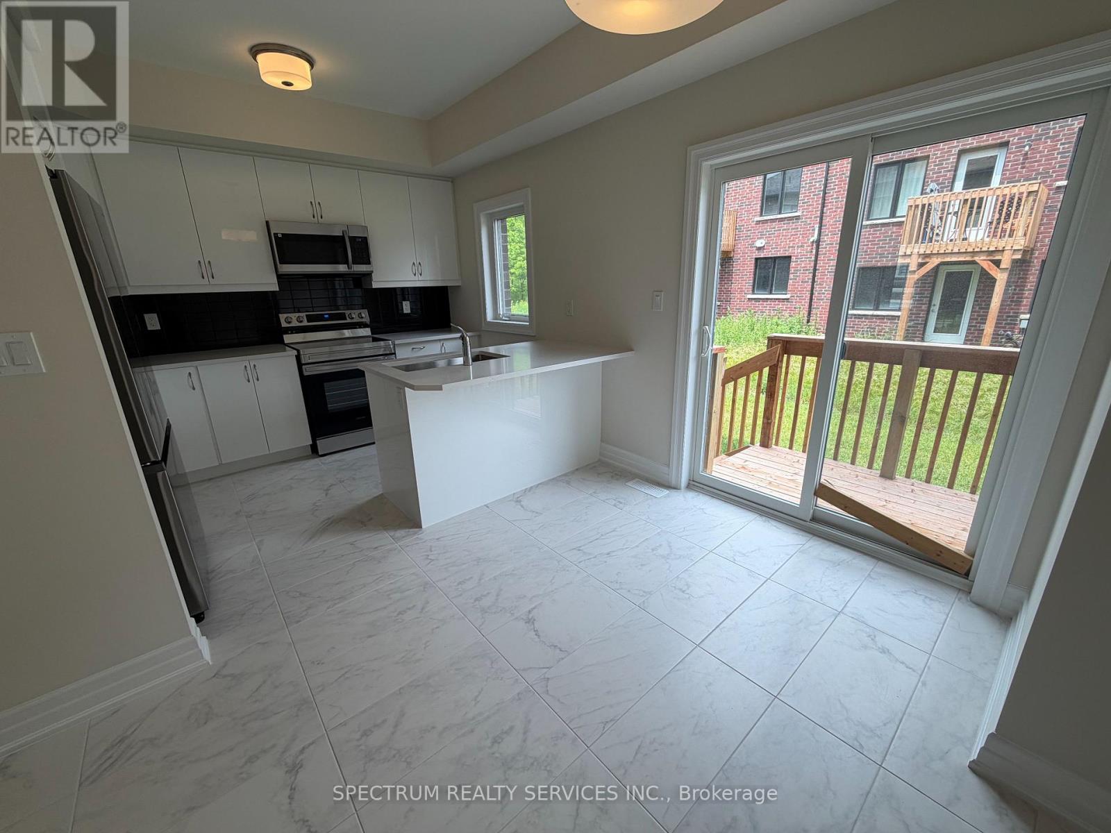 51 - 620 COLBORNE STREET W