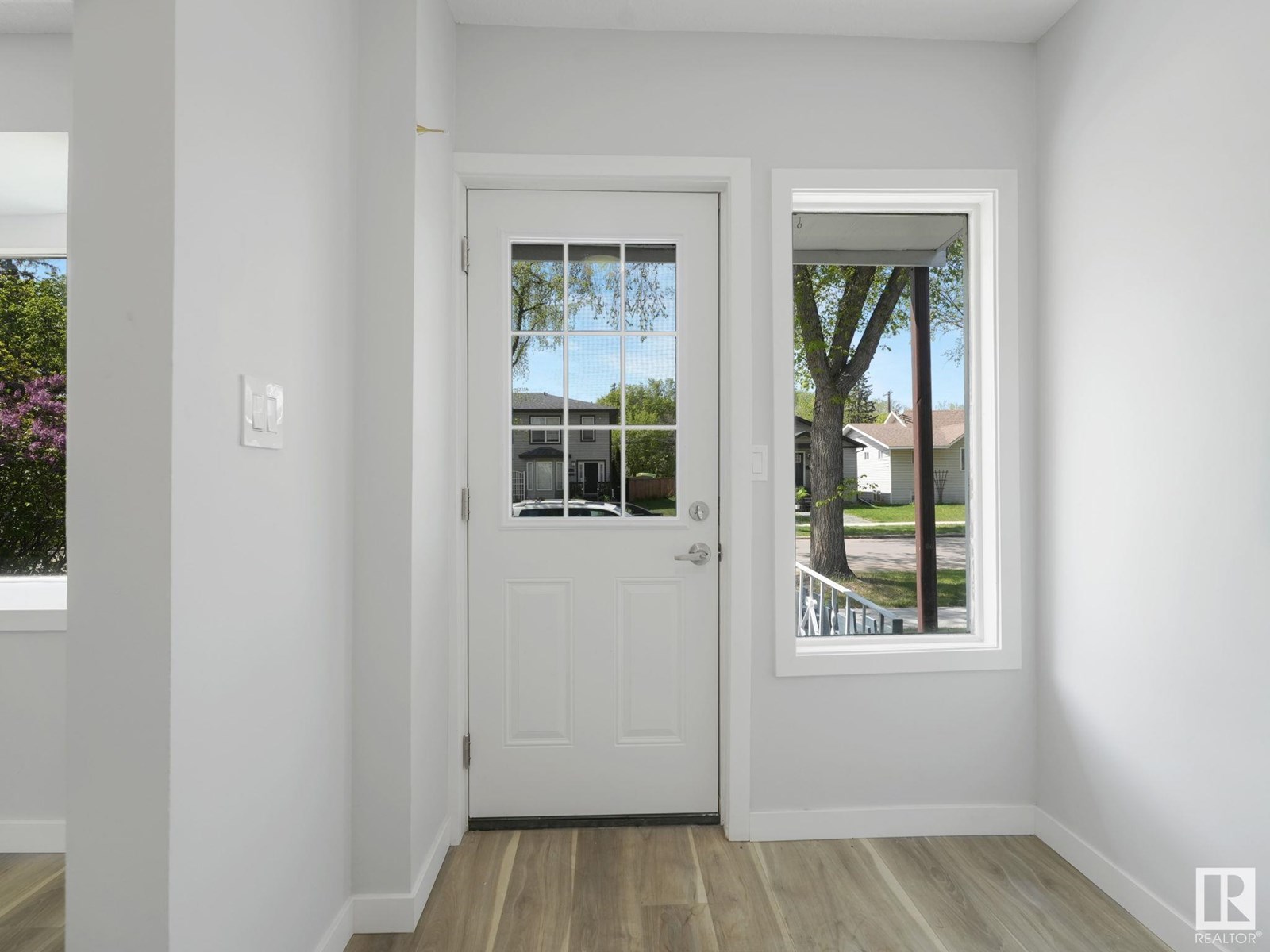 12813 121 ST NW
