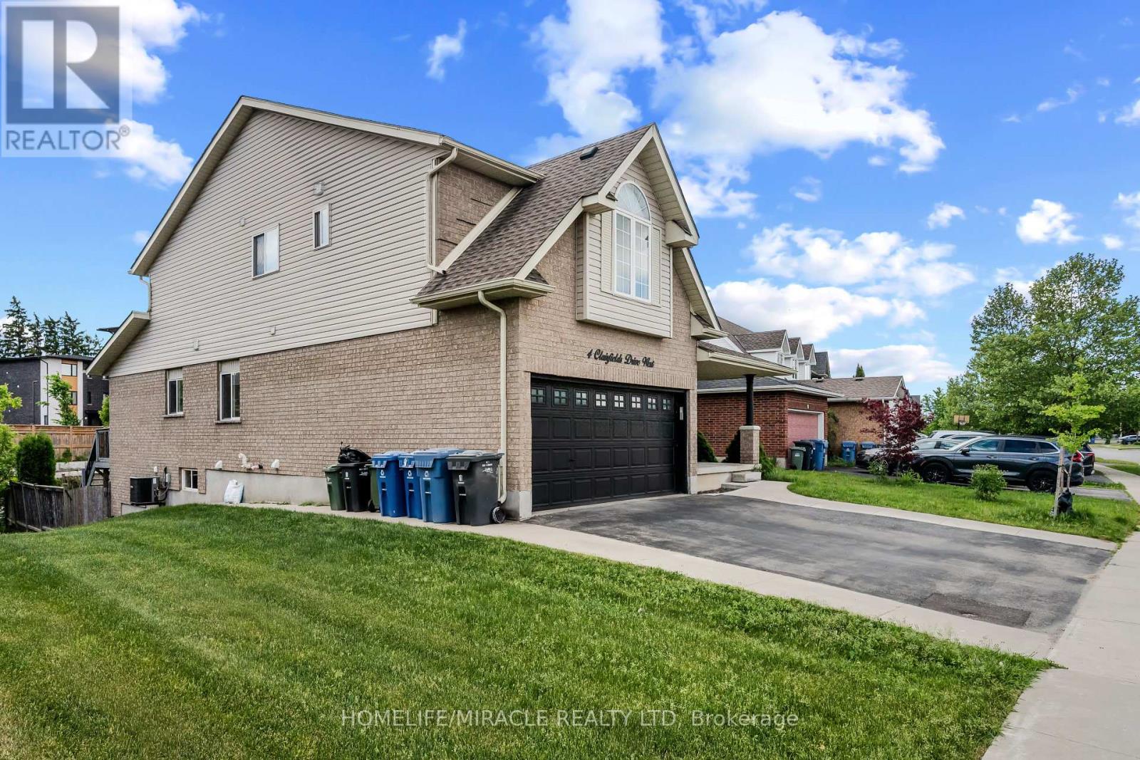 4 CLAIRFIELDS DRIVE W