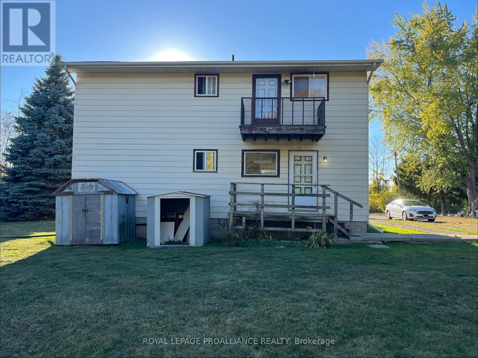 25 QUINTE VIEW DRIVE