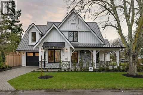 1047 Falkland Rd Oak Bay BC V8S4M3