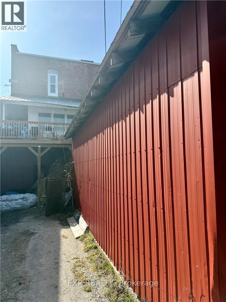 58 MEREDITH STREET
