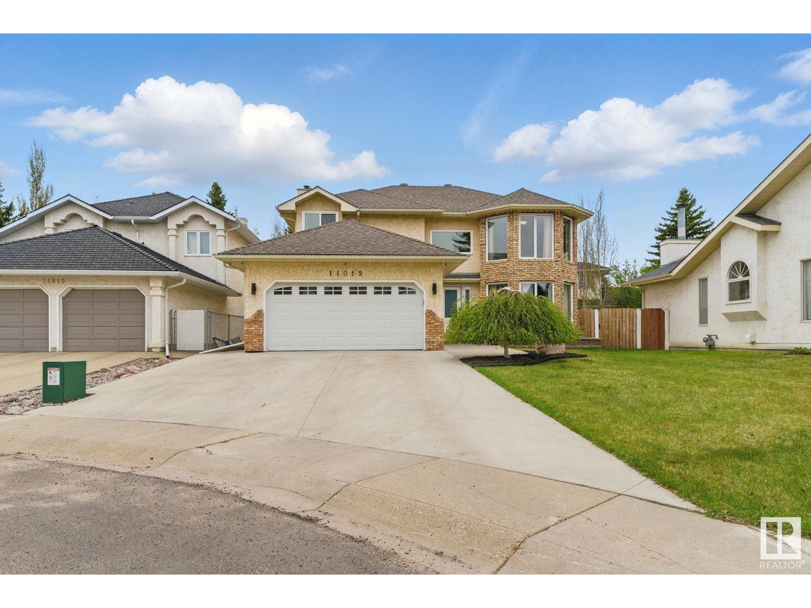 11019 10 AV NW