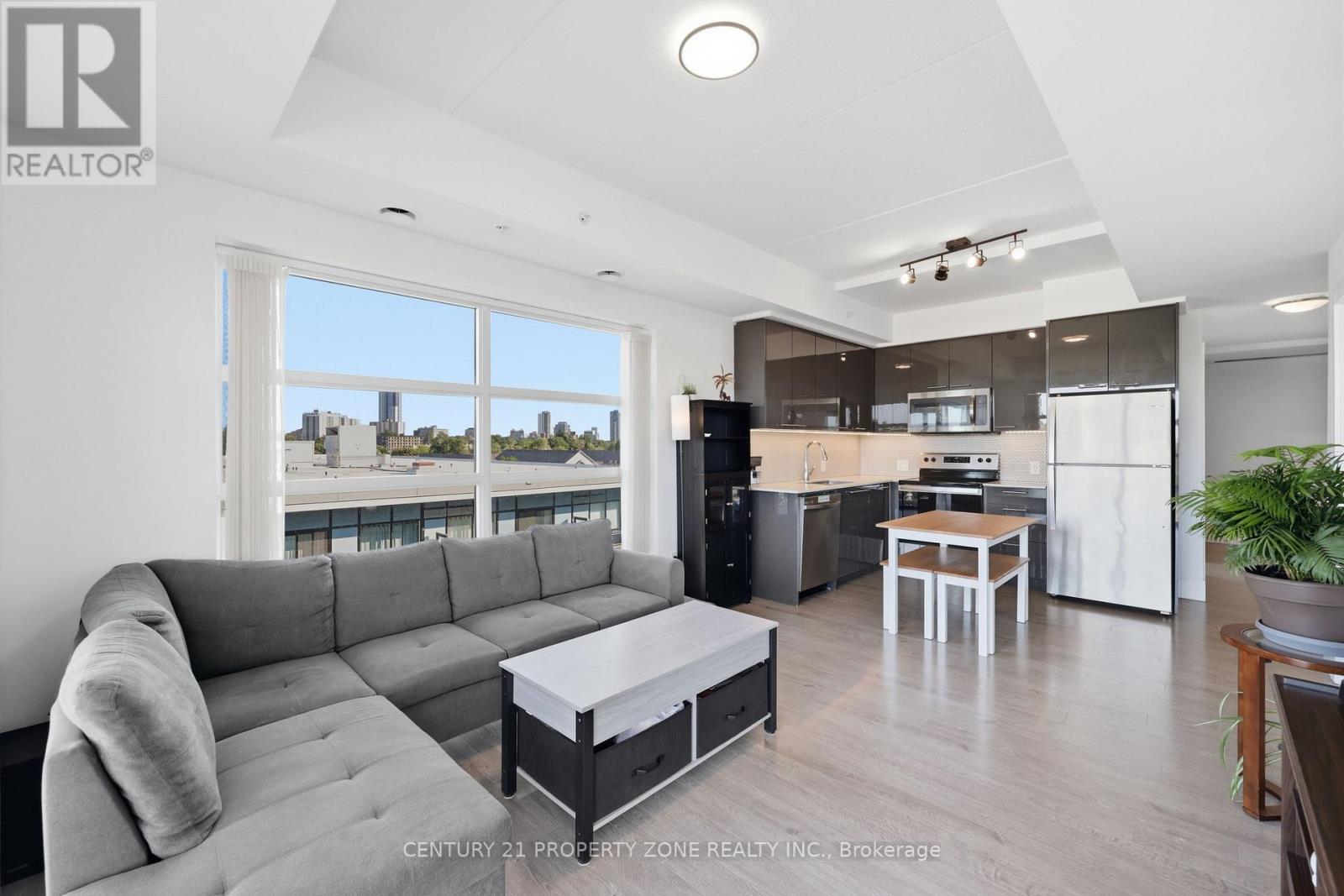 516 - 15 PRINCE ALBERT BOULEVARD