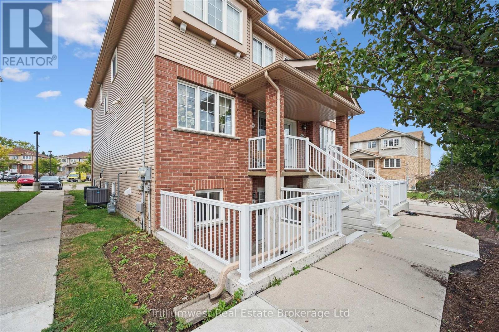 19C - 50 HOWE DRIVE
