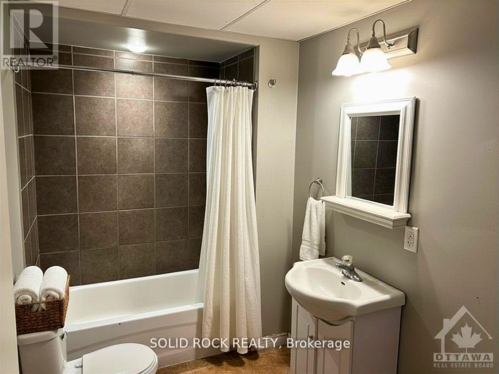 4 - 44 ELGIN STREET W