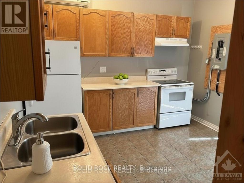 4 - 44 ELGIN STREET W