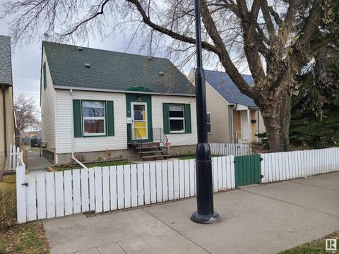 11738 86 ST NW Edmonton AB T5B3J8