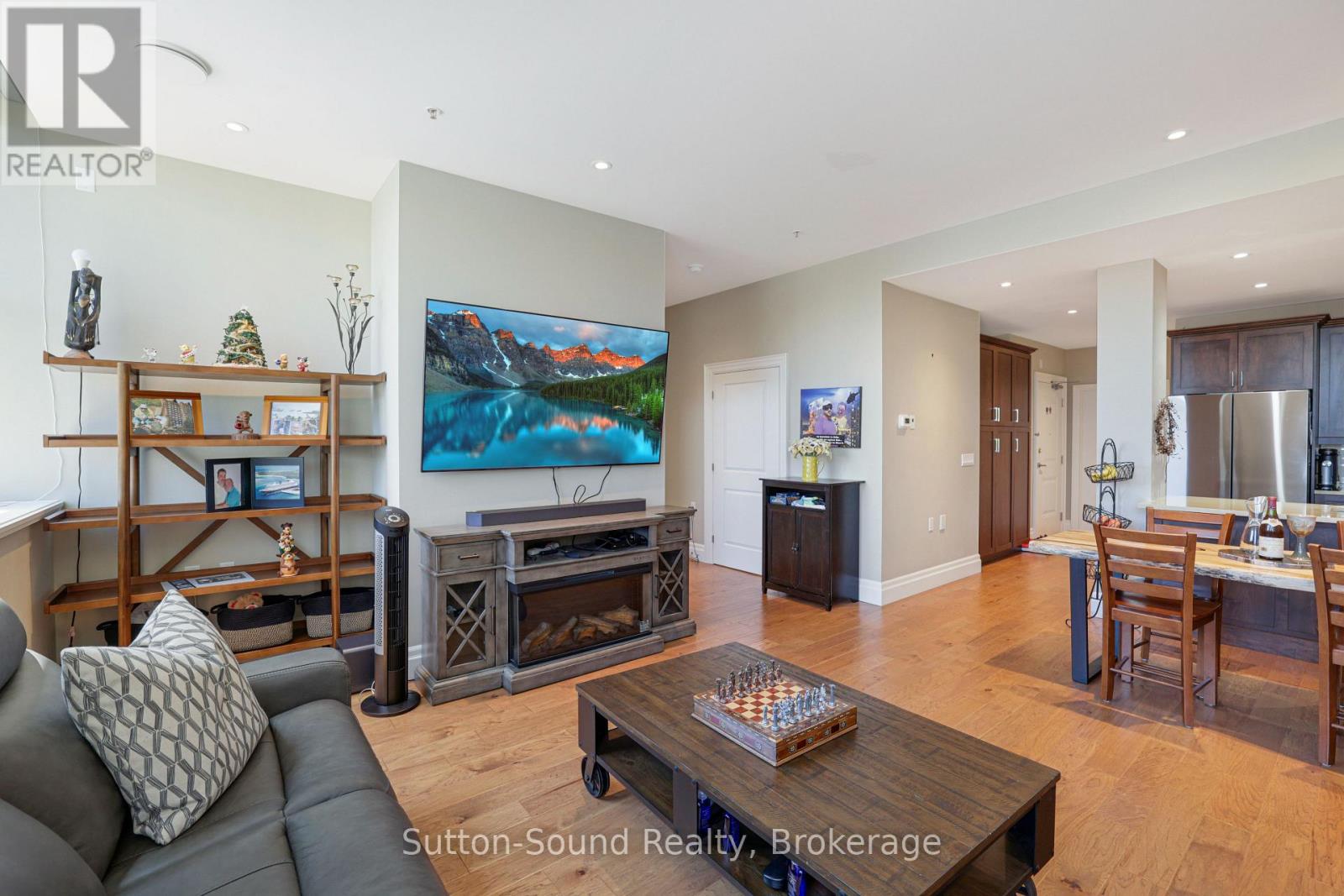 303 - 945 3RD AVENUE E
