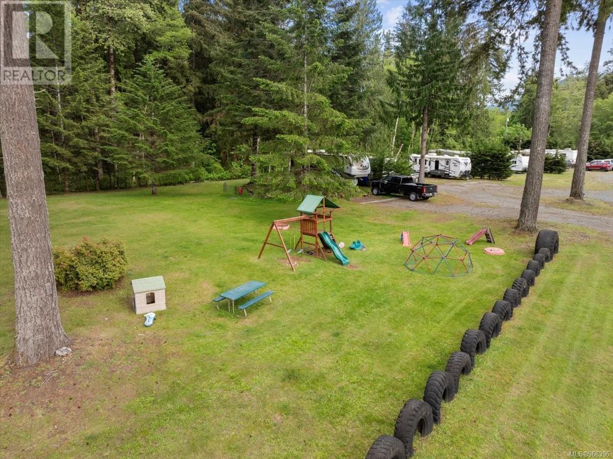 1546 Sayward Rd