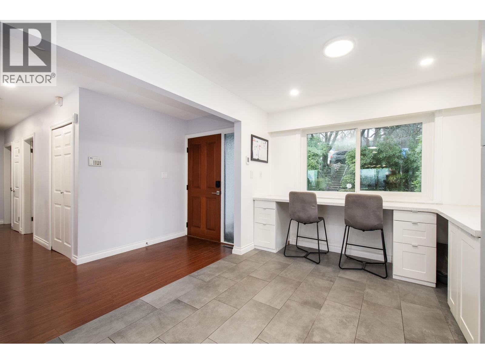 943 SHAVINGTON STREET