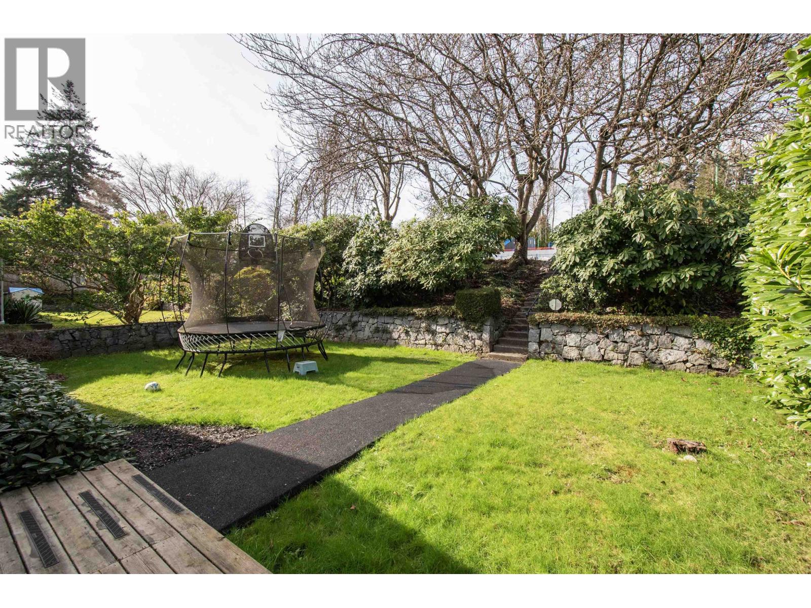 943 SHAVINGTON STREET