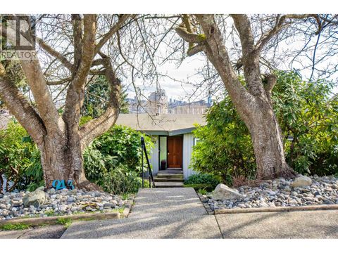 943 SHAVINGTON STREET North Vancouver BC V7L1K6