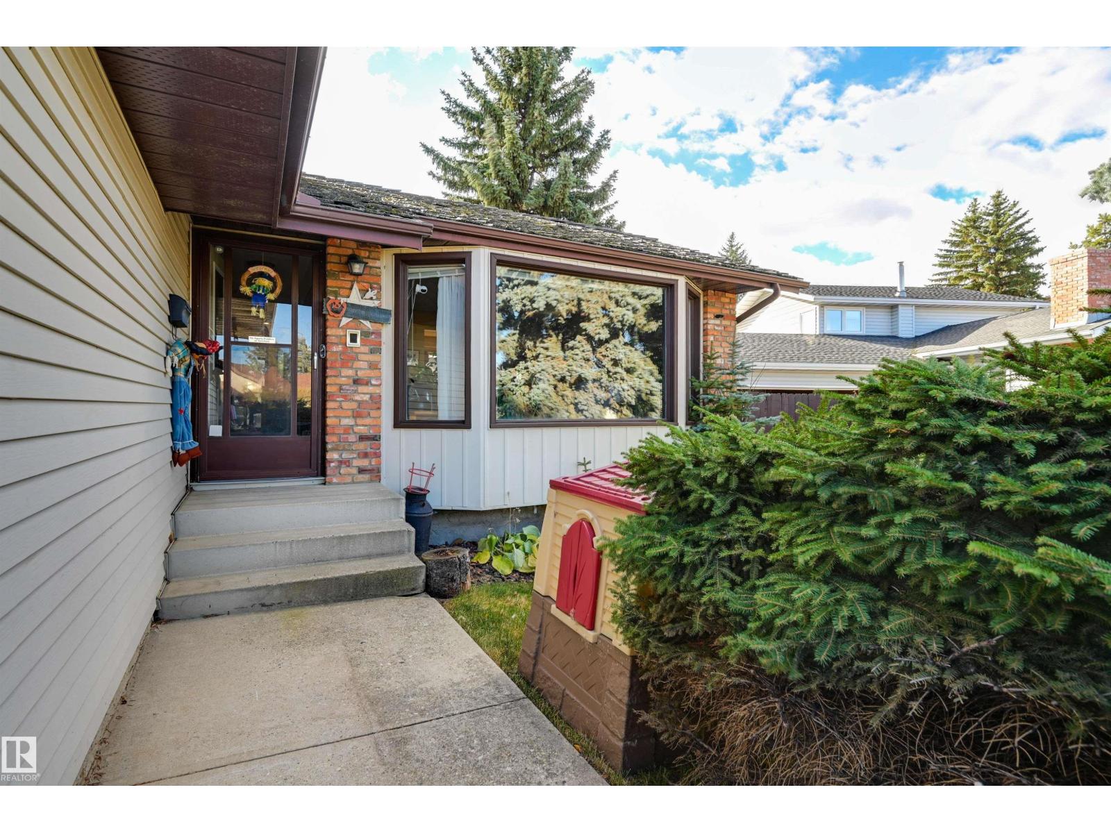 10463 21 AV NW NW