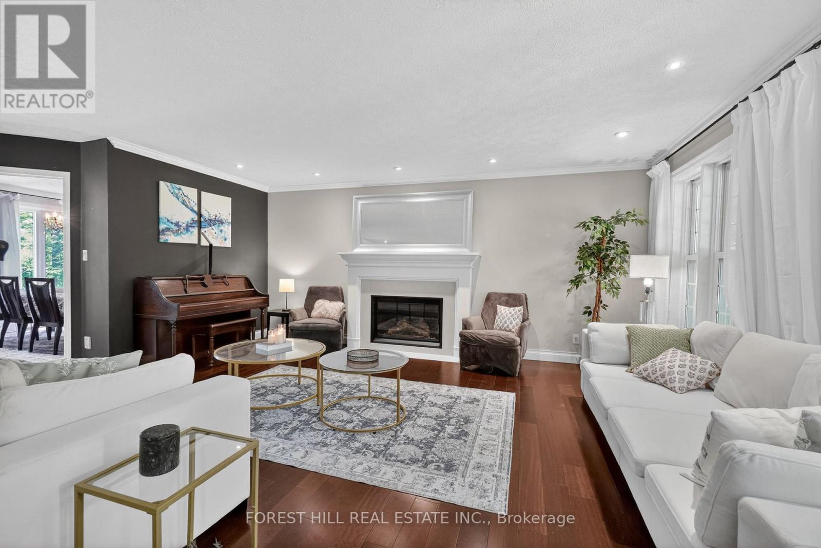 20 HIGHLAND CRESCENT