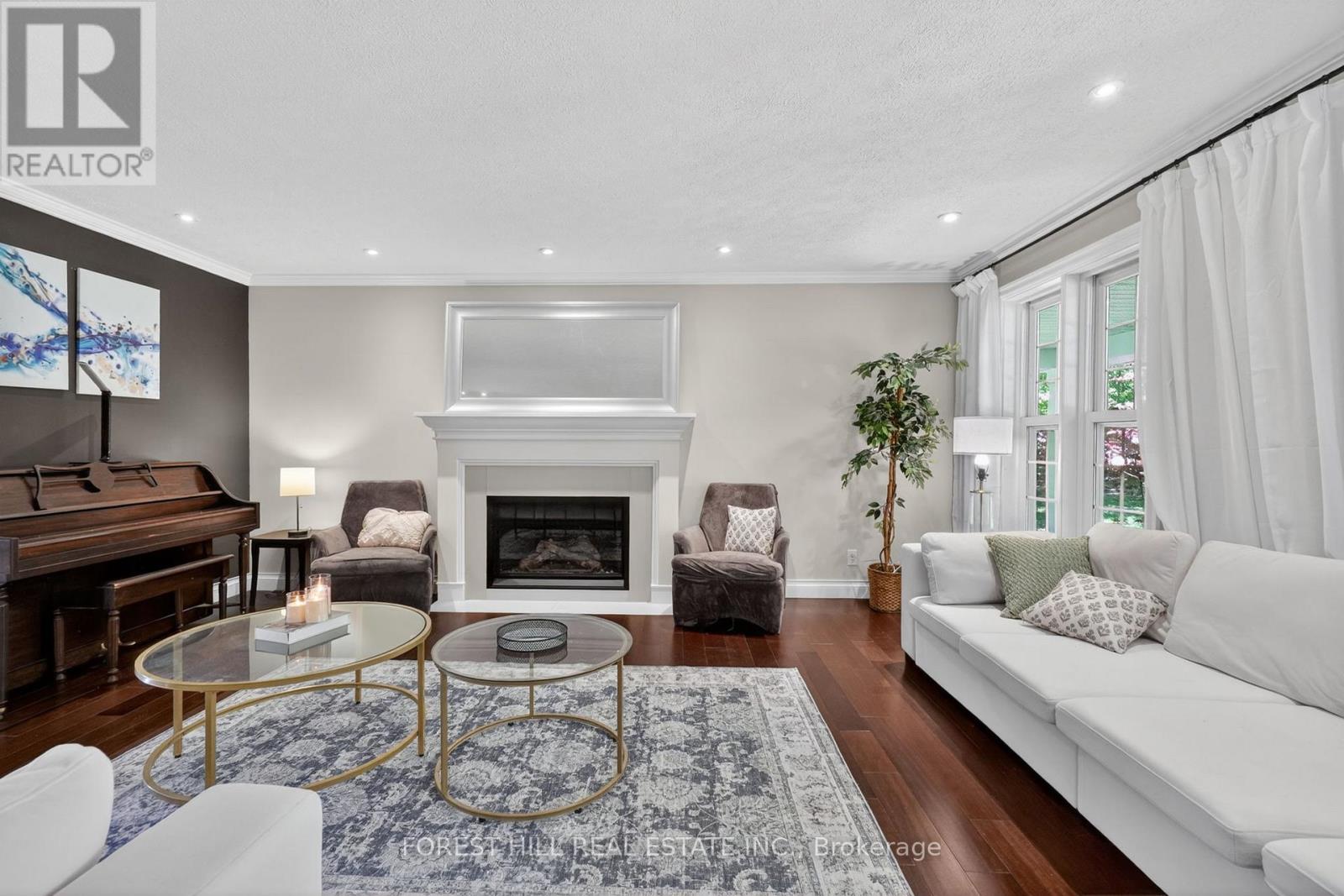 20 HIGHLAND CRESCENT