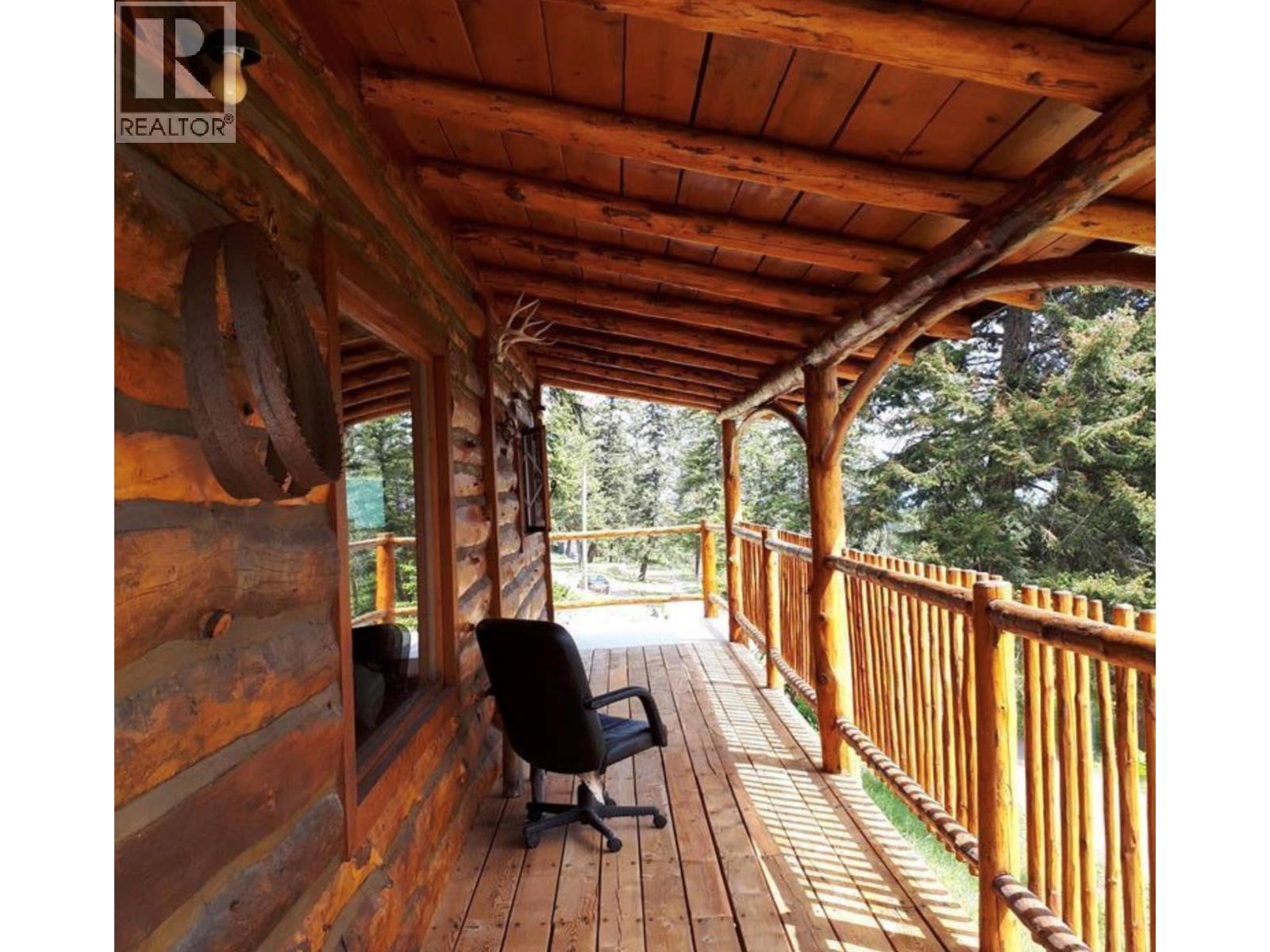 7142 Fintry Delta Road N