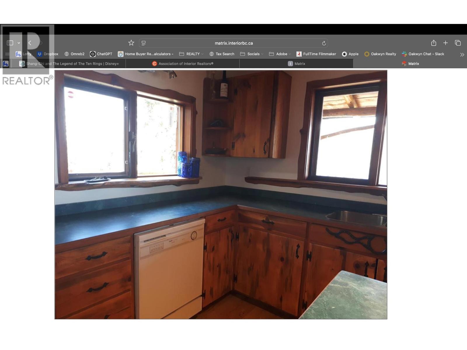 7142 Fintry Delta Road N