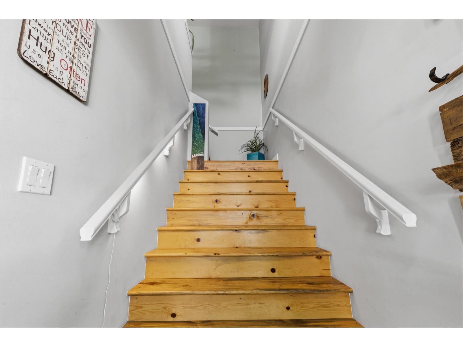 8 9470 HAZEL STREET|Chilliwack Proper East