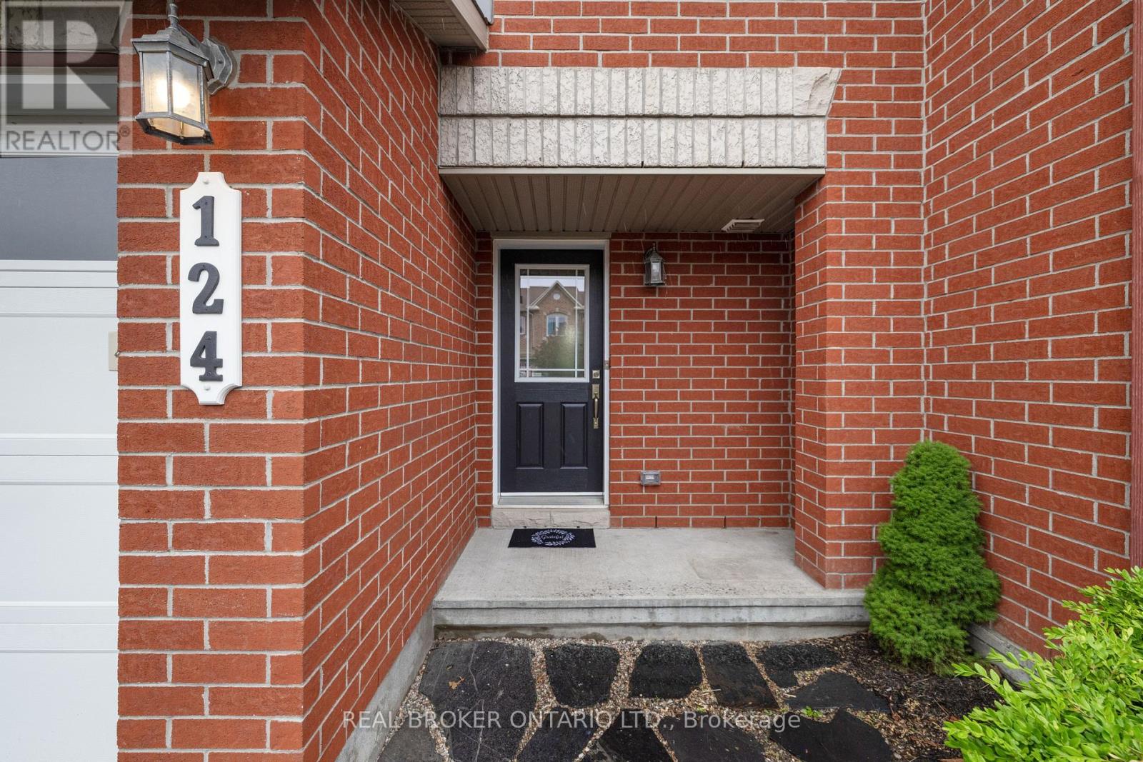 124 SILVERMOON CRESCENT