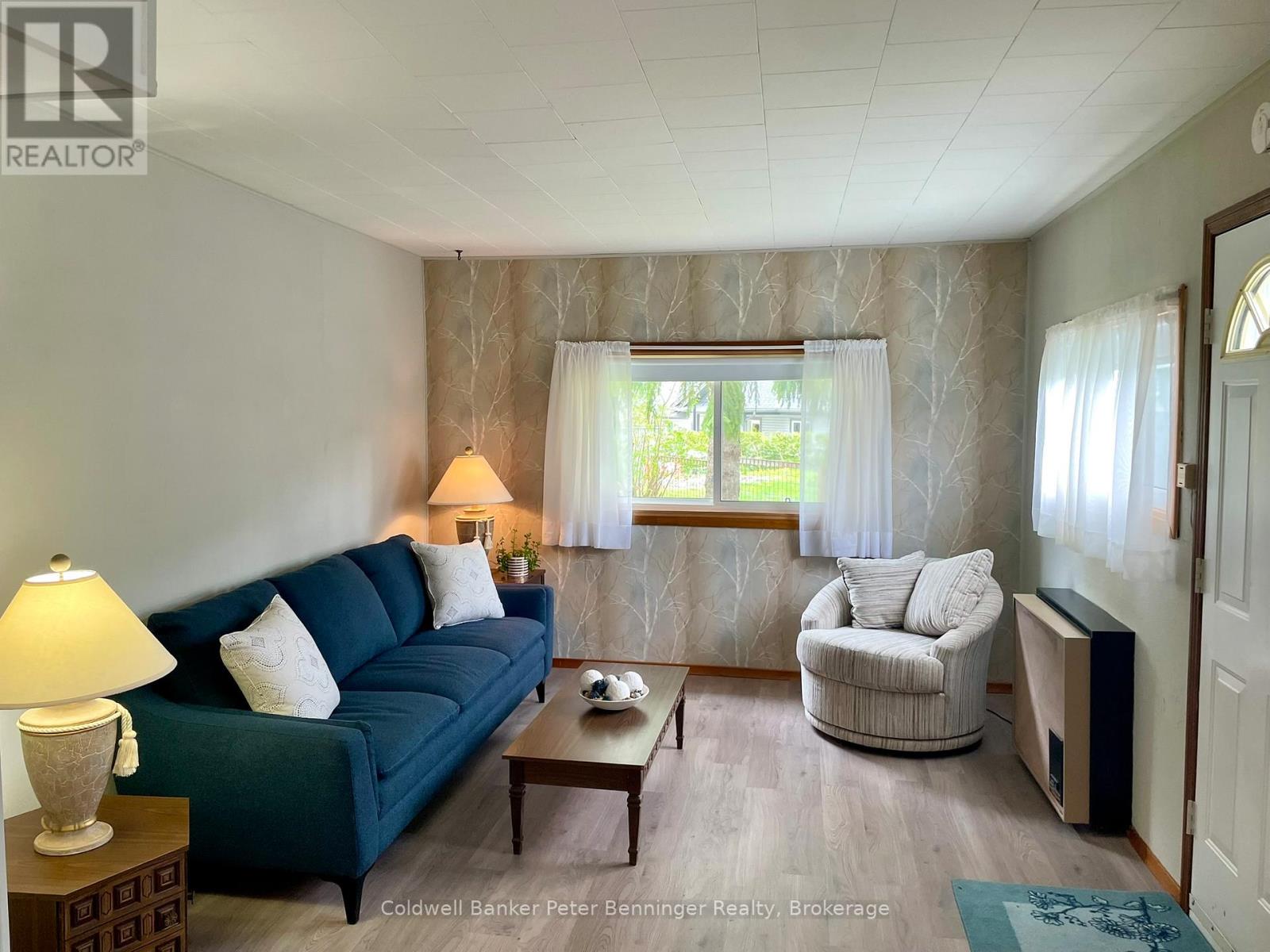105 MCGIVERN STREET W