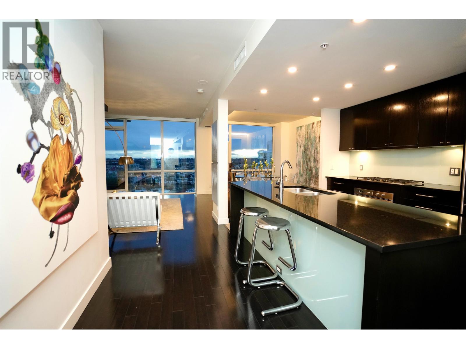 2703 1455 HOWE STREET