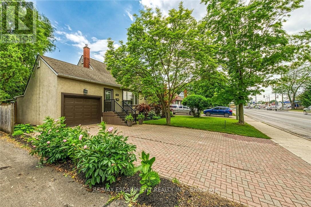 148 LAKESHORE ROAD