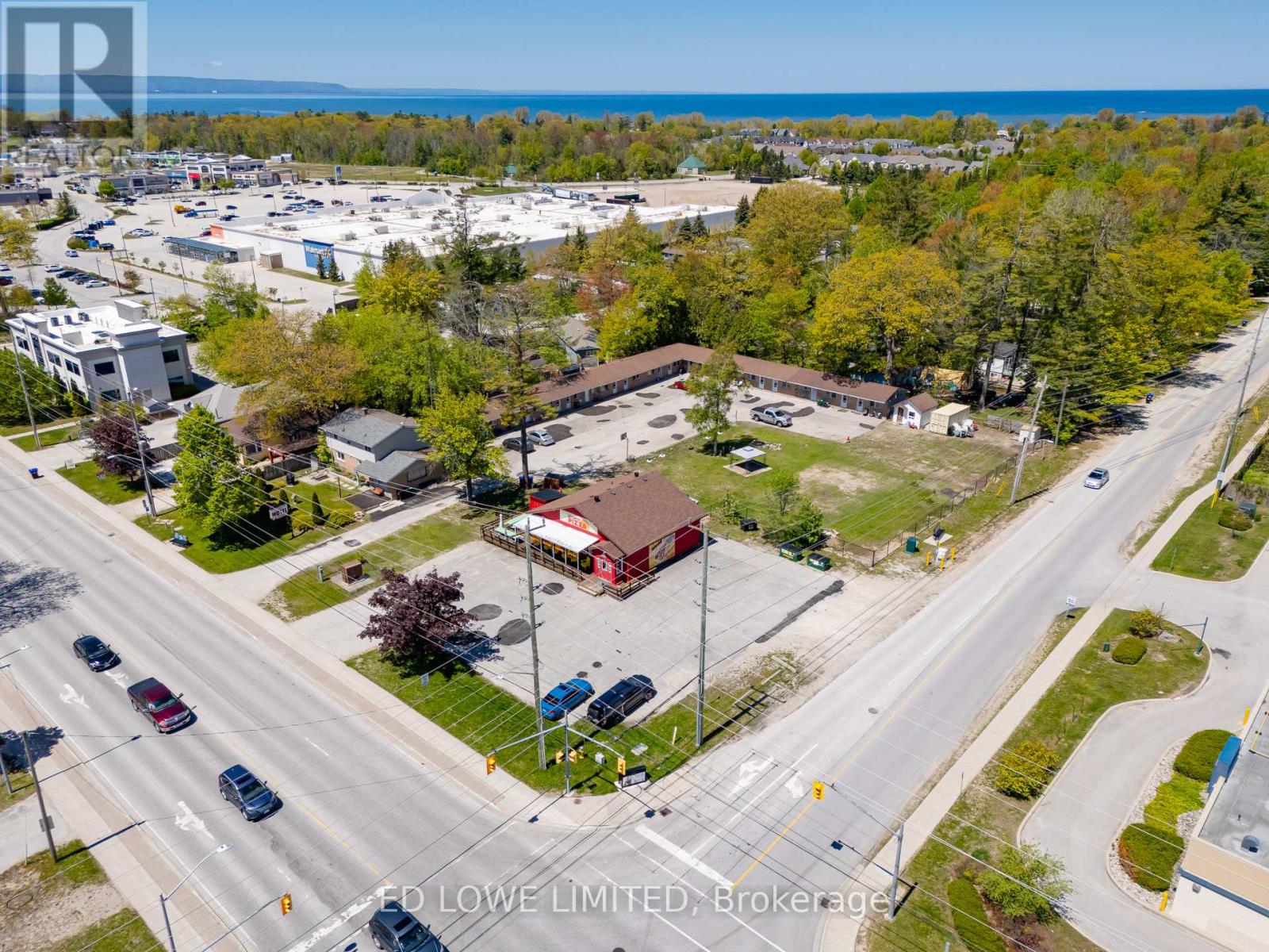 670 RIVER ROAD W