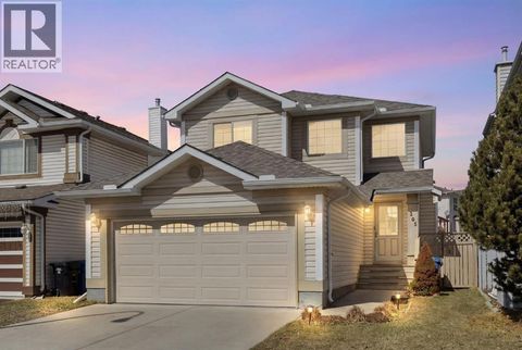205 Scotia Point NW Calgary AB T3L2B1