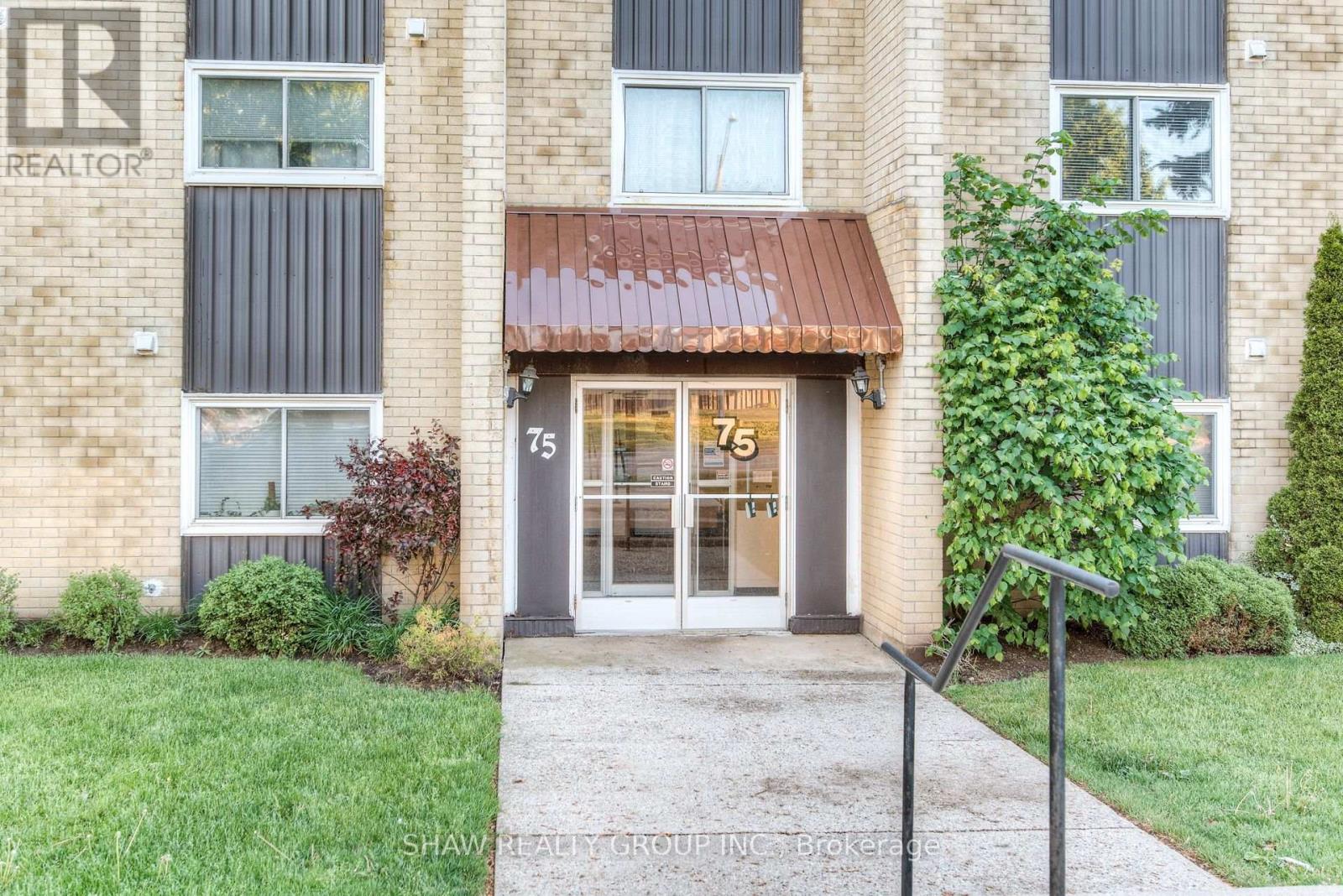 302 - 75 HAZELGLEN DRIVE