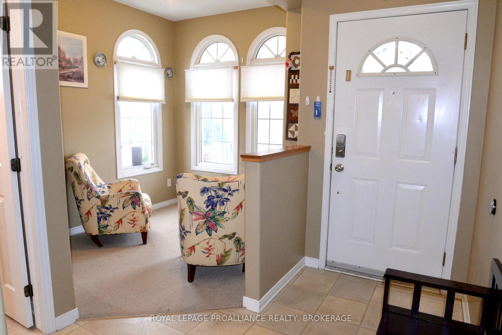 1031 RAINBOW CRESCENT