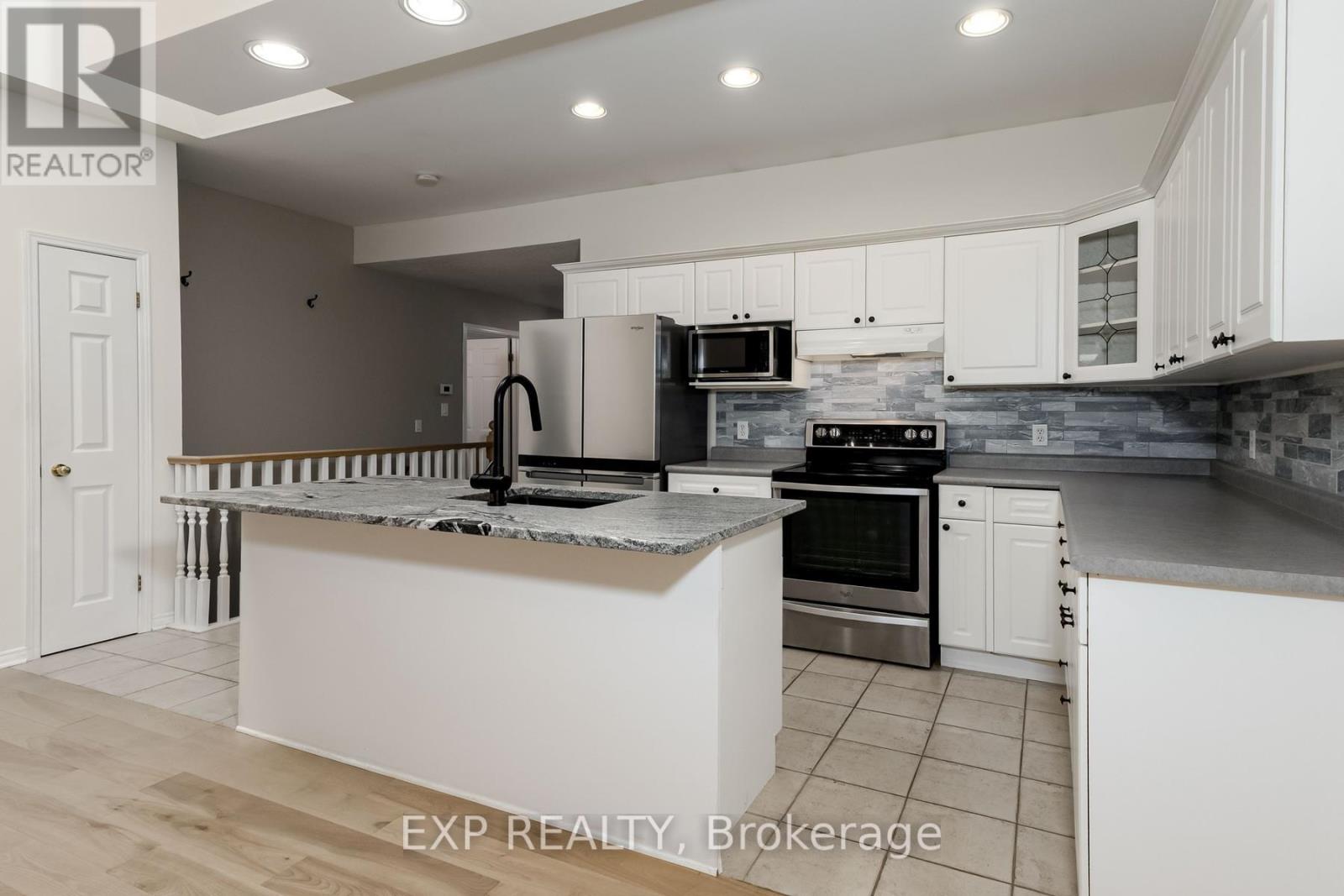 17 - 1337 COMMISSIONERS ROAD W